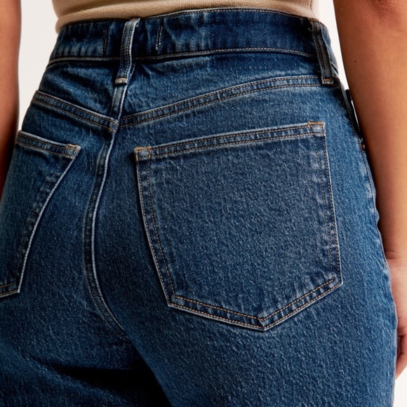 NWT Abercrombie & Fitch The 90s Relaxed Jean High Rise Dark Wash size 00 - Picture 2 of 8